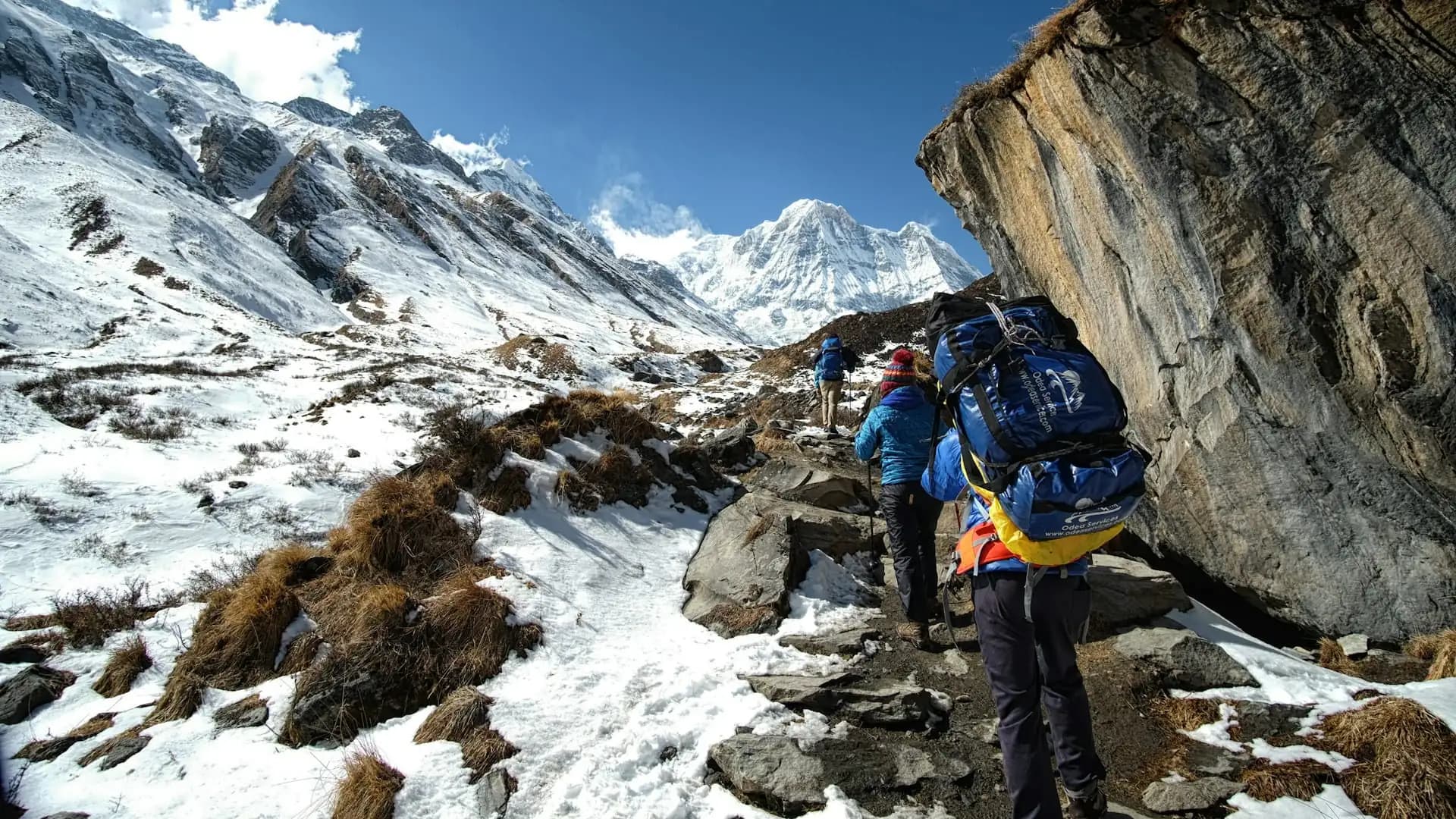 How Many Miles Is the Annapurna Circuit Trek?
